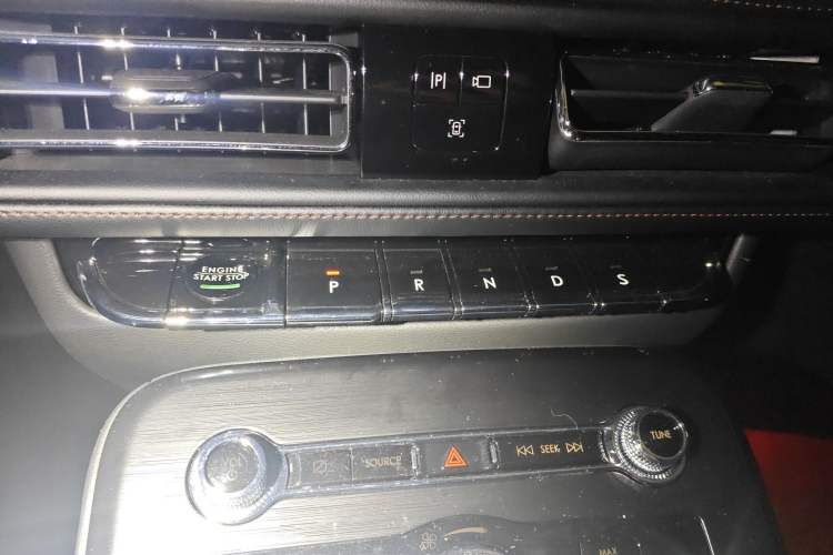 Used Lincoln Nautilus 2021 2.0T Four-Wheel Drive Luxury Edition Gear Lever