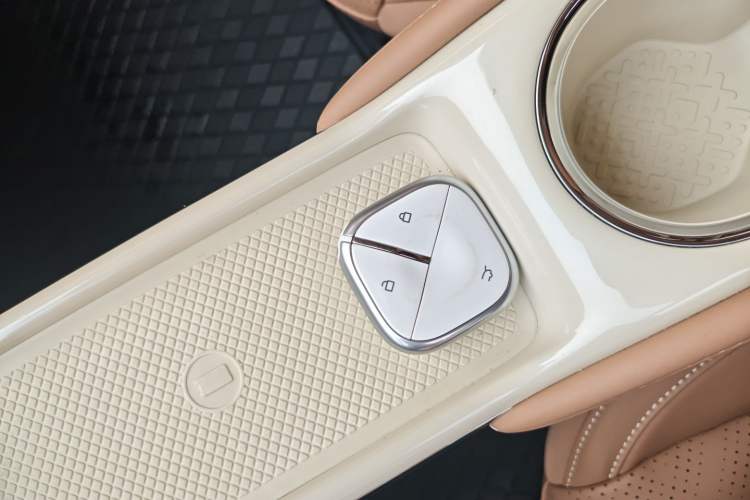 Used Wuling Bingo 2025 333 km Lingxi Connected Version Vehicle Key