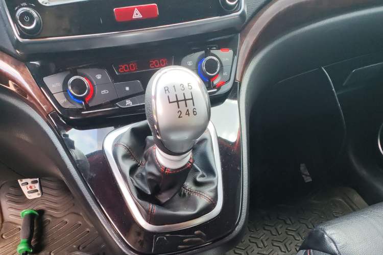 Used Haval H6 2013 Sports Edition 1.5T Manual Two-Wheel Drive Elite Model
