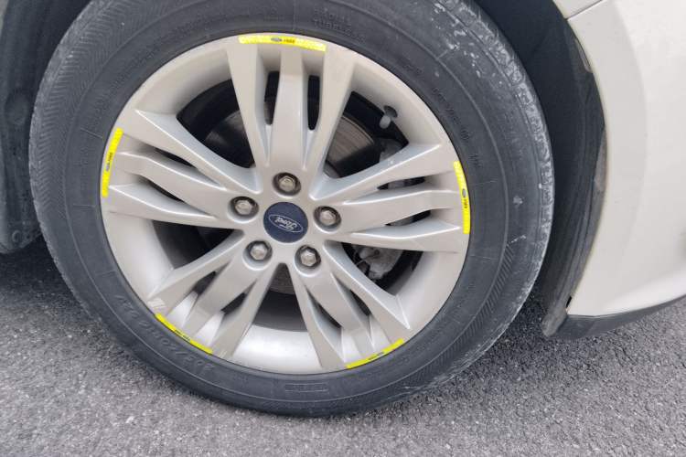 Used Ford Focus 2012 Sedan 1.6L Automatic Comfort Model
