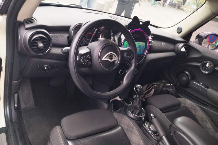 Used MINI 2016 1.5T COOPER Avant-Garde
