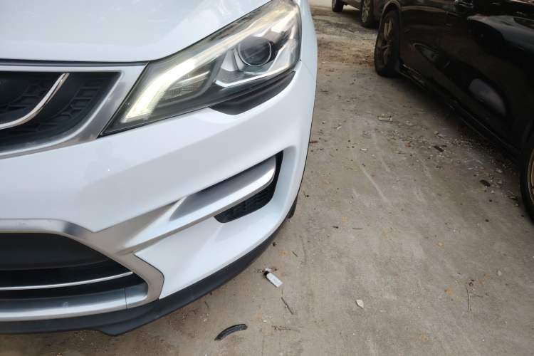 Used Geely Auto Emgrand GS 2016 Sport Edition 1.3T Automatic LingShang Model Left Front Headlight