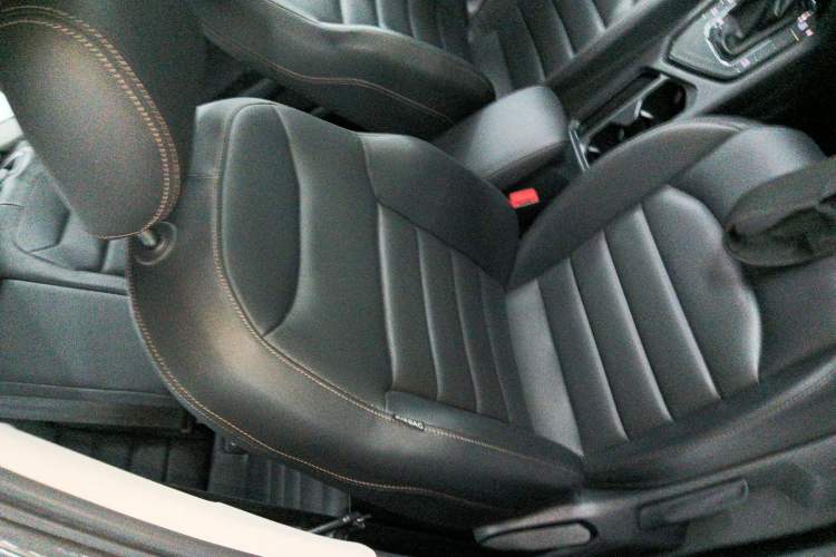 Used Volkswagen Tharu 2020 280TSI Two-Wheel Drive Luxury Plus Version China VI Standard
