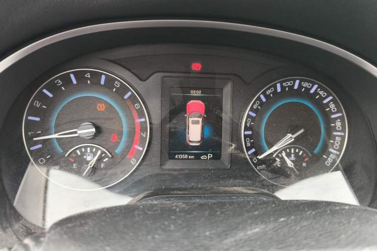 Used Haval H2 2018 Chuanxiang Edition Blue Badge 1.5T Dual-Clutch Two-Wheel Drive Fashionable Model
