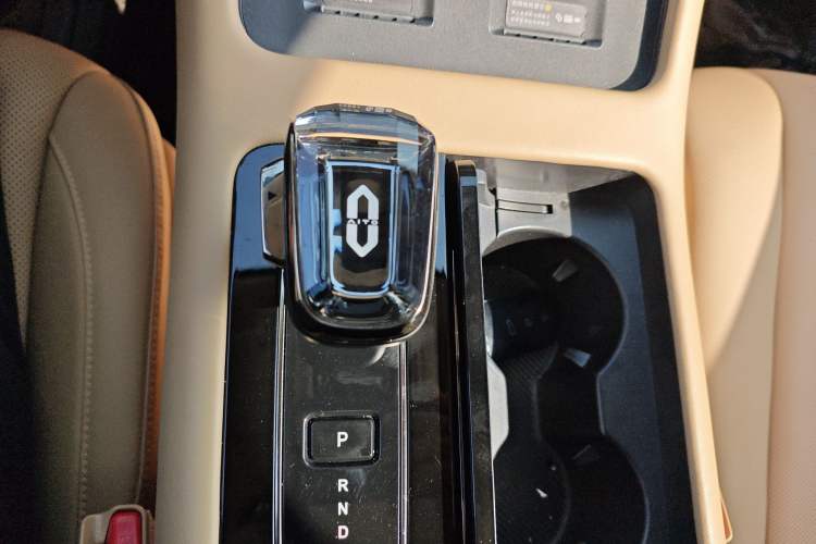 Used Hima AITO M7 2024 1.5T Intelligent Drive Rear-Drive Ultra Version 5 Seats Gear Lever