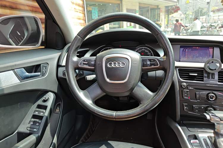 Used Audi A4L 2011 2.0 TFSI Standard Model
