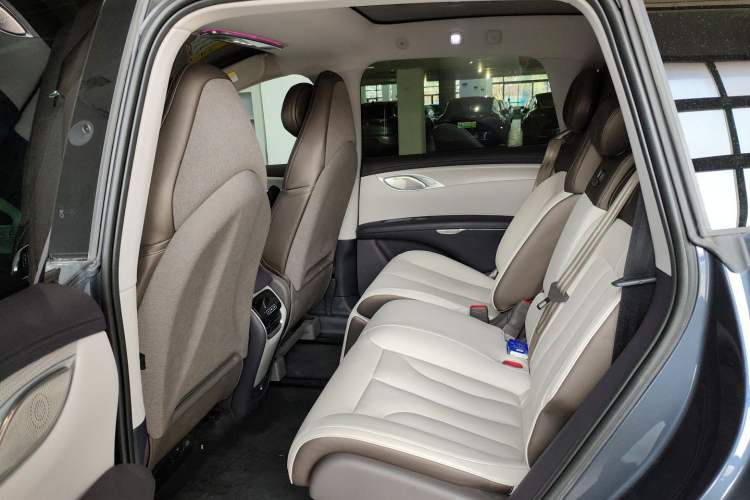 Used IM LS7 2023 100kWh Lux All-Wheel-Drive Version
