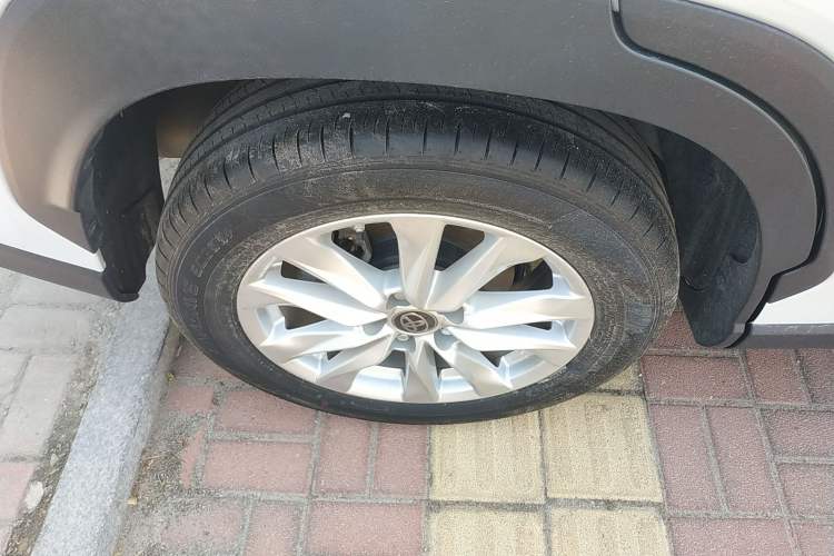 Used Toyota Corolla Cross 2023 2.0L Pioneer Edition Right Rear Wheel Hub