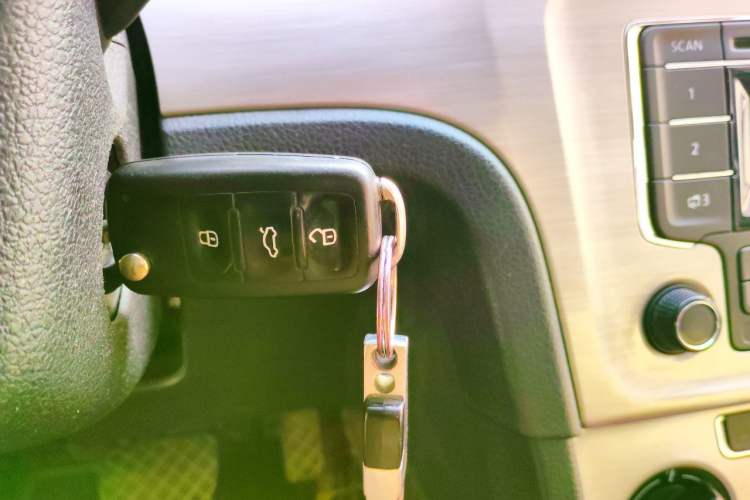 Used Volkswagen Lavida 2013 Restyled Classic 1.6L Automatic Comfort Edition
