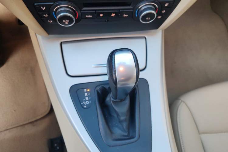 Used BMW 3 Series 2011 318i Leading Model