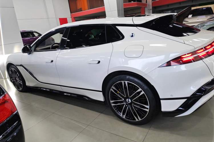 Used Denza Z9GT 2024 1100 Four-Wheel Drive Ultra Version
