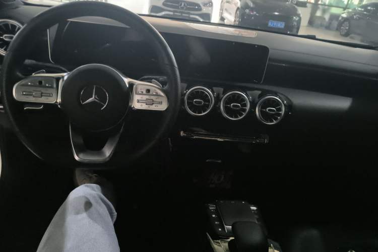 Used Mercedes-Benz A-Class 2020 Restyled A 200 L Sport Sedan Fashion Version
