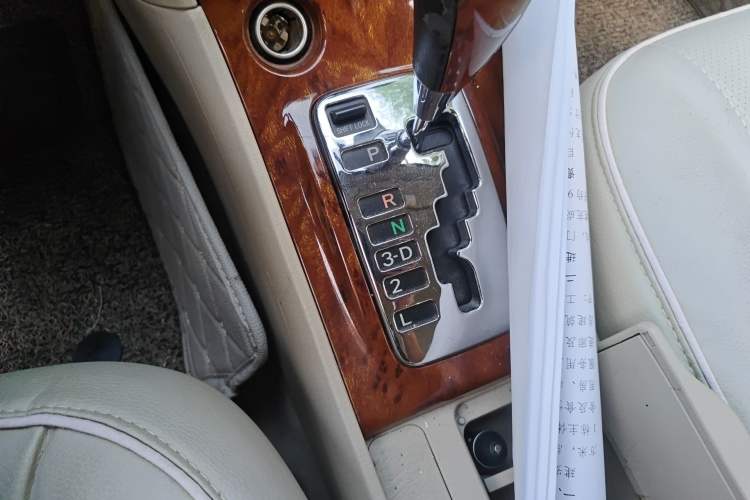 Used Toyota Corolla EX 2011 1.6L Automatic Classic Edition Gear Lever