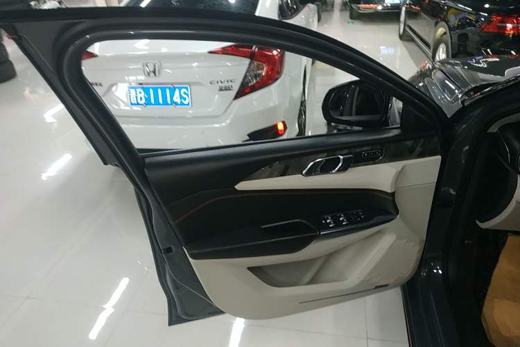 Used Lynk & Co 02 2018 1.5T DCT Two-Wheel Drive Zhaopu Version China V Standard