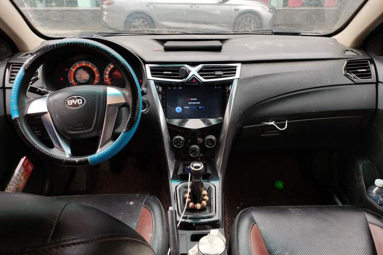 Used BYD F3 2016 1.5L Manual Luxury Model Center Console