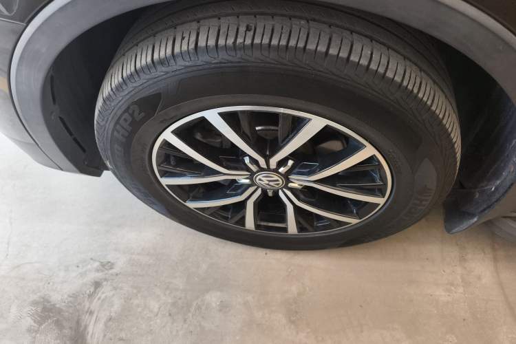 Used Volkswagen Tiguan L 2018 Revised Version 330TSI Automatic Two-Wheel Drive Comfort Edition Exterior 4