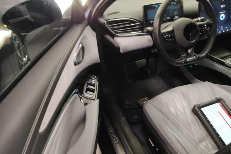 Used BYD Seal 2022 550 km Standard Range Rear-Wheel Drive Prestige Version
