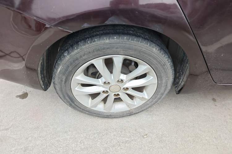 Used Kia K3 2016 1.6L Automatic GL Right Rear Wheel Hub