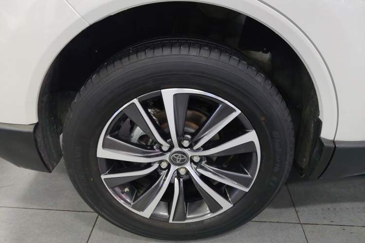 Used Toyota Harrier 2022 2.0L CVT Two-Wheel Drive Deluxe Edition