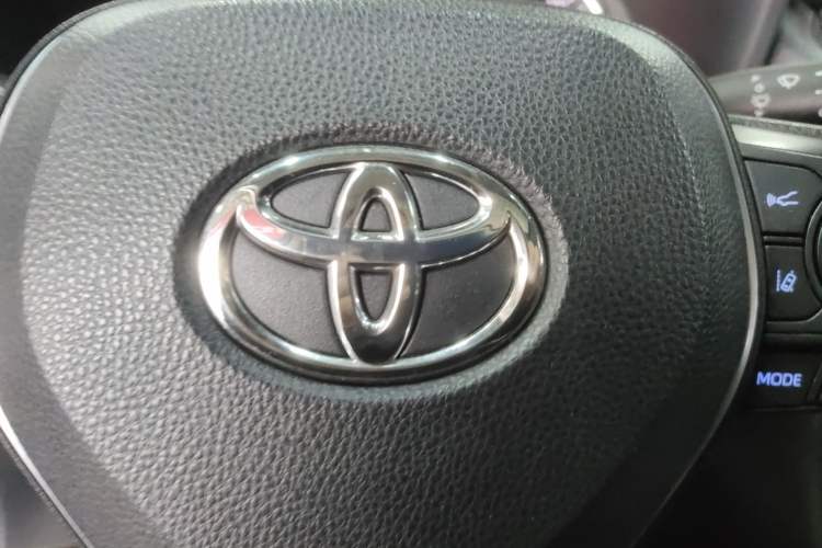 Used Toyota Wildlander 2020 2.0L CVT Two-Wheel Drive Luxury Edition Vehicle Key