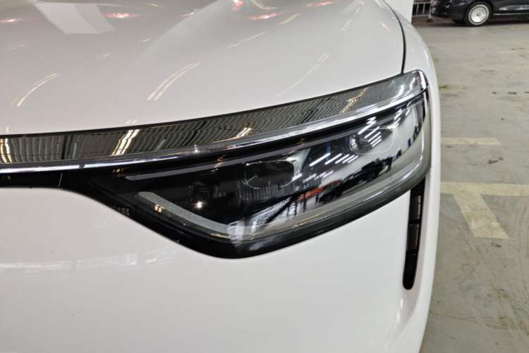 Used Hima AITO M8 2025 Extended-Range Ultra Version 53.4 kWh 6-Seater Edition
