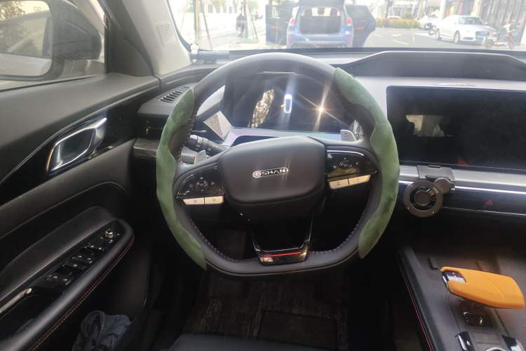 Used CHANGAN OSHAN Z6 2022 Blue Whale 1.5T DCT Smart Navigation Model
