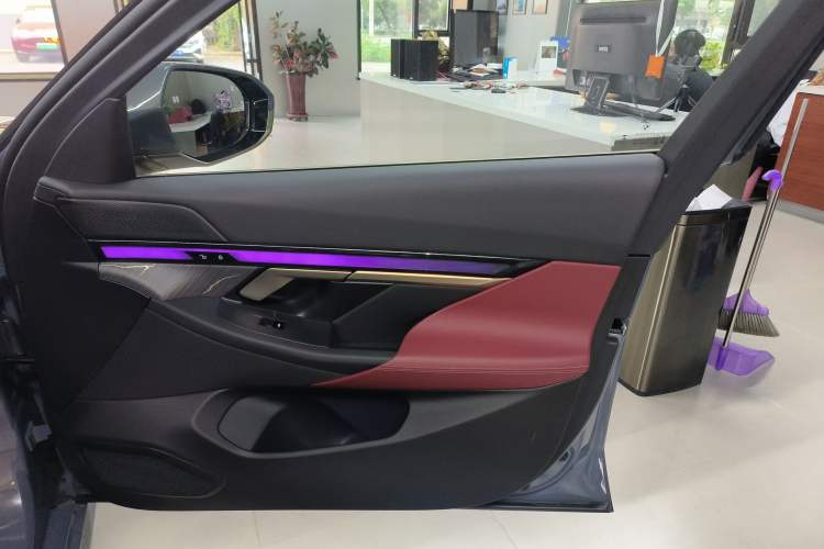 Used BMW i5 2024 eDrive 35L M Sport Package
