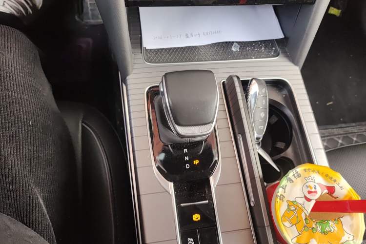 Used Hongqi HS7 PHEV 2024 2.0T PHEV Four-Wheel Drive Flagship Edition 6 Seats Gear Lever