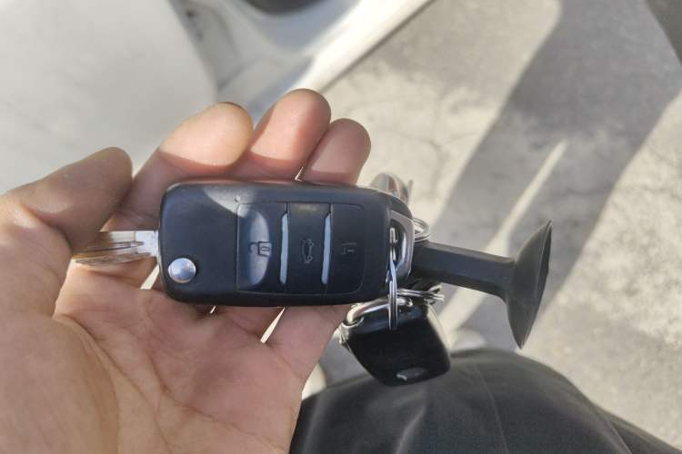 Used CHANGAN KAICHENG Oushang A600 2016 1.5L Manual Luxury 7-Seater Vehicle Key