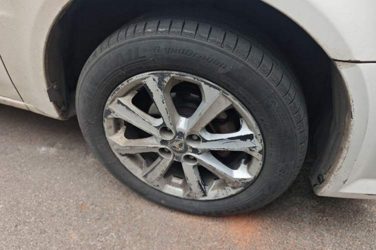 Used Soueast V3 Lingyue 2012 Revised Version 1.5L Manual Luxury Edition