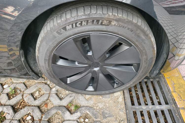 Used Tesla Model 3 2023 Long-Range All-Wheel-Drive Version