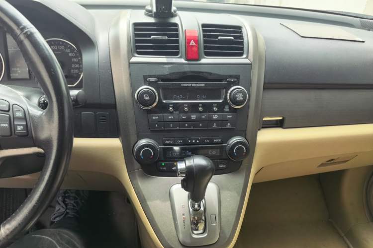 Used Honda CR-V 2007 2.4L automatic four-wheel drive Prestige Edition Audio And AC Panel