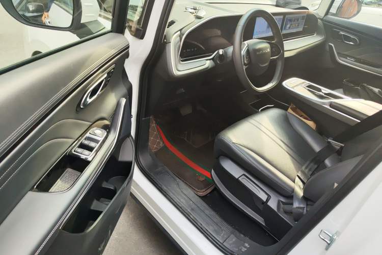 Used SAIC MAXUS G90 2025 2.0T Starlight Seven-Seater
