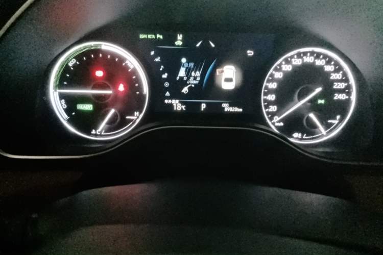 Used Toyota Avalon 2019 Dual-Engine 2.5L XLE Prestige Version China VI Standard Odometer Close Up