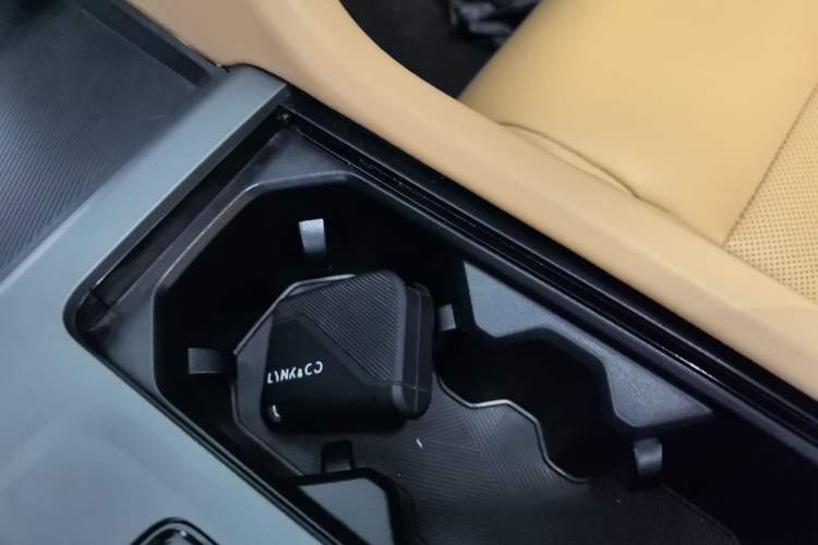 Used Lynk & Co 09 EM-P 2025 2.0TD EM-P Four-Wheel Drive Max Five Seats
