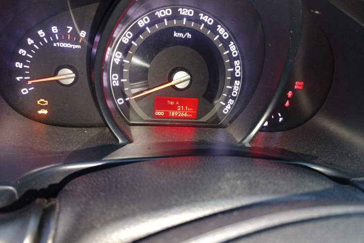 Used Kia Sportage R 2011 2.0L Manual Two-Wheel-Drive GLS Odometer Close Up