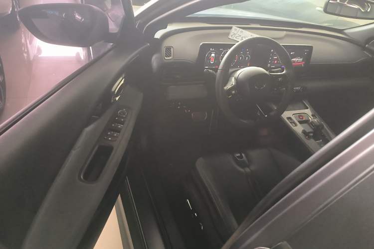 Used GAC Trumpchi EMPOW 2023 400T Automatic R MAX Driver Seat