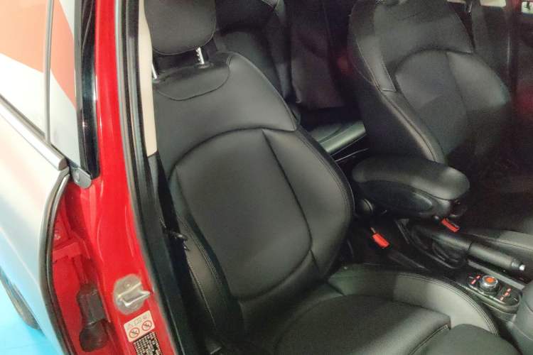 Used MINI MINI 2019 1.5T COOPER Classic Edition Five-Door Version
