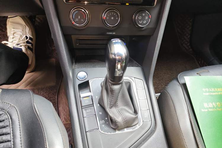 Used Volkswagen Tiguan L 2020 330TSI Automatic Two-Wheel Drive Luxury Edition China VI Standard