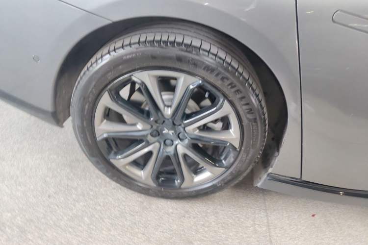 Used XPeng P7 2022 670N+ Right Rear Wheel Hub