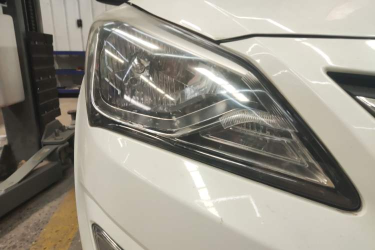 Used Hyundai Verna (older generation) 2014 1.4L Manual Smart GLS Trim
