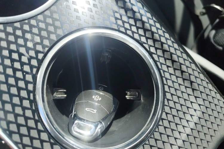 Used Hongqi HS3 2023 1.5T Two-Wheel Drive Shanwei Edition
