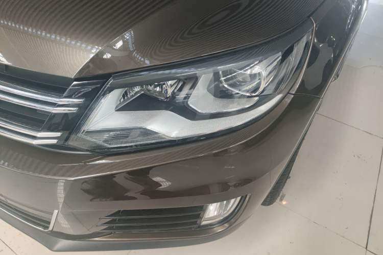 Used Volkswagen Tiguan L 2015 2.0 TSI Automatic All-Wheel Drive Luxury Edition