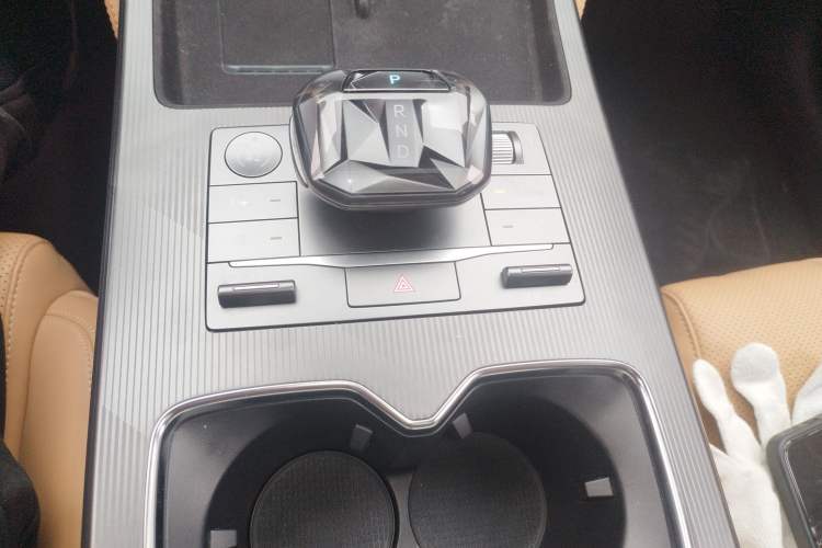 Used BYD Song L DM-i 2024 160 km Excellence Version Gear Lever