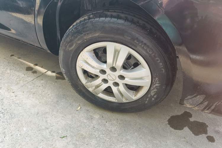 Used FORTHING Lingzhi 2023 M5L 1.6L Rental Custom Edition 7 Seats
