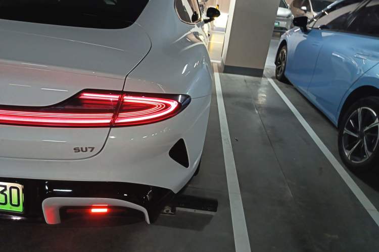 Used Xiaomi Auto SU7 2024 Rear-Drive Long-Range Intelligent Driving Version Exterior 3