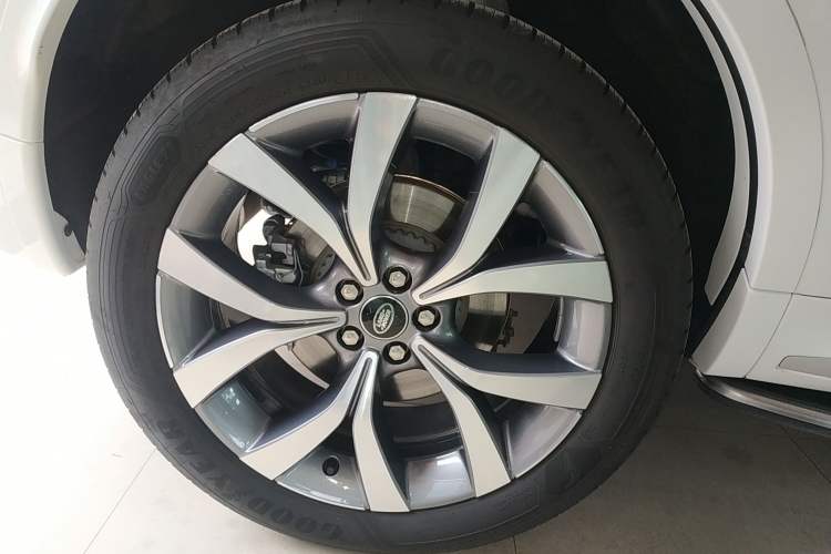 Used Land Rover Discovery Sport 2025 249 PS Performance Tech Edition
