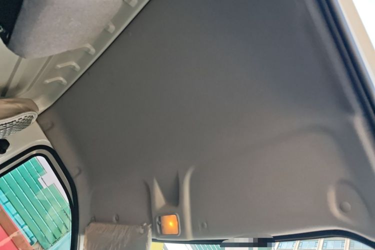 Used Wuling Yangguang 2024 230km Practical Enclosed-Window Version 60kW