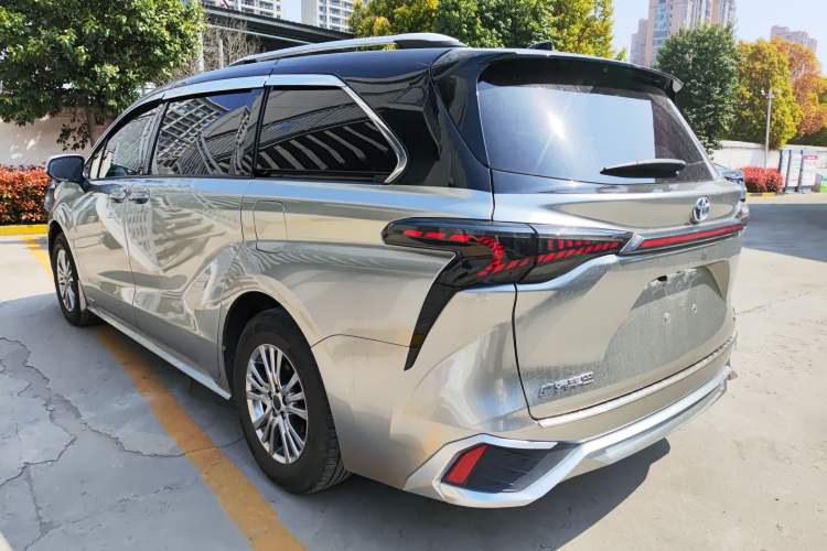 Used Toyota SIENNA 2021 2.5L Hybrid Comfort Edition Exterior 2