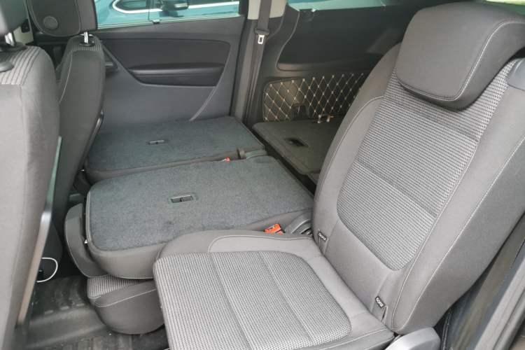 Used Volkswagen Sharan 2018 Revised Version 380TSI Comfort Edition 7-Seater
